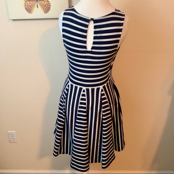 Sold Anthropologie | Saturday Sunday Dress Medium - Picture 6 of 8